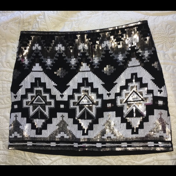 Express Dresses & Skirts - 🔥 SALE Express Aztec Sequin Skirt M